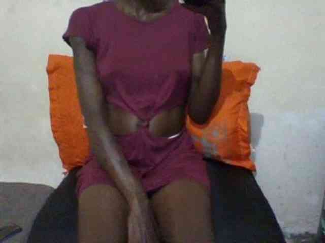 Sky_Sophia webcam