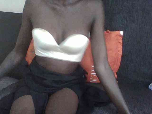 Sky_Sophia webcam