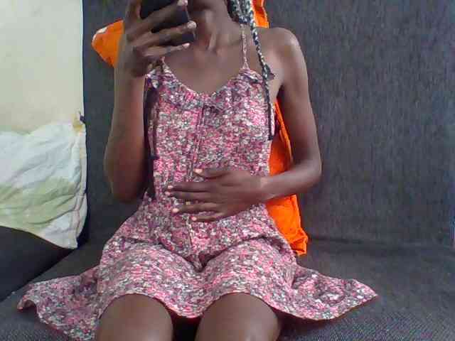 Sky_Sophia webcam