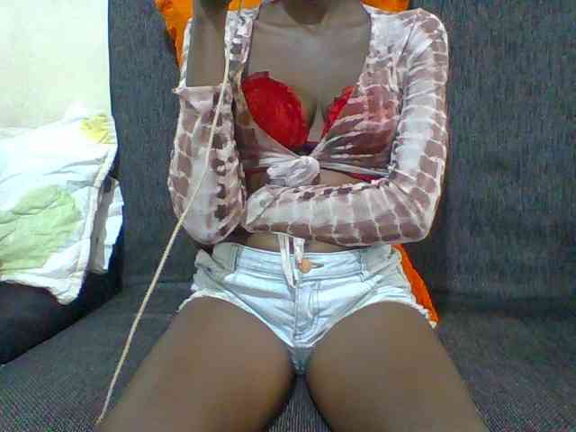 Sky_Sophia webcam