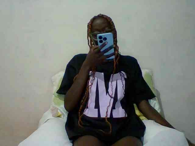 Sky_Sophia webcam