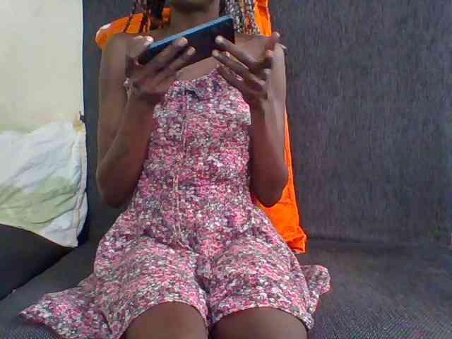 Sky_Sophia webcam