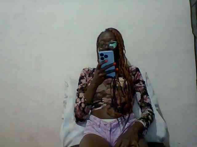 Sky_Sophia webcam