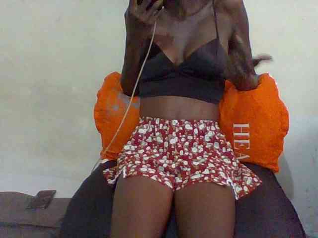 Sky_Sophia webcam