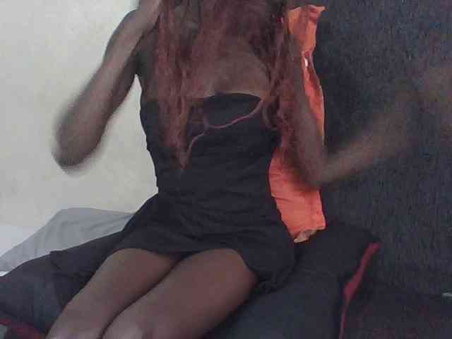 Sky_Sophia webcam