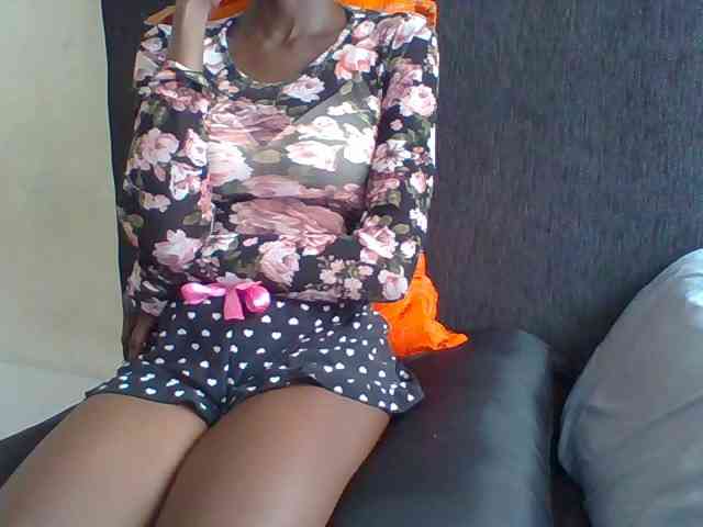 Sky_Sophia webcam