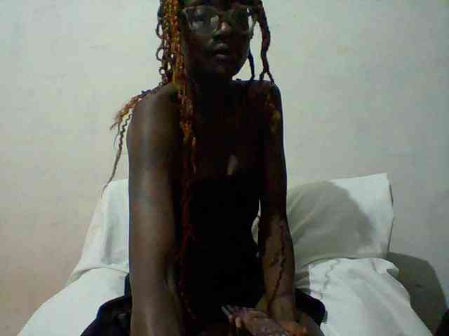 Sky_Sophia webcam