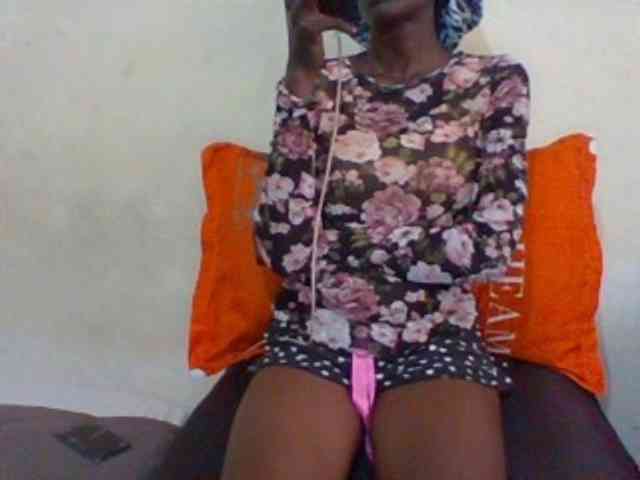 Sky_Sophia webcam