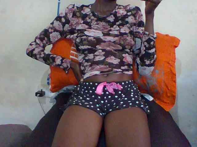Sky_Sophia webcam