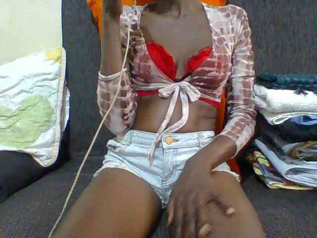 Sky_Sophia webcam