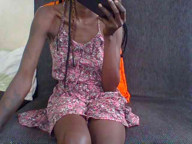 Sky_Sophia webcam