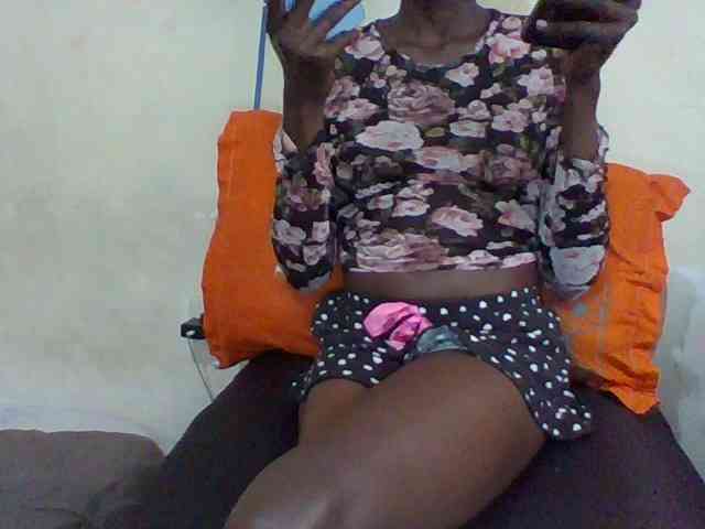 Sky_Sophia webcam
