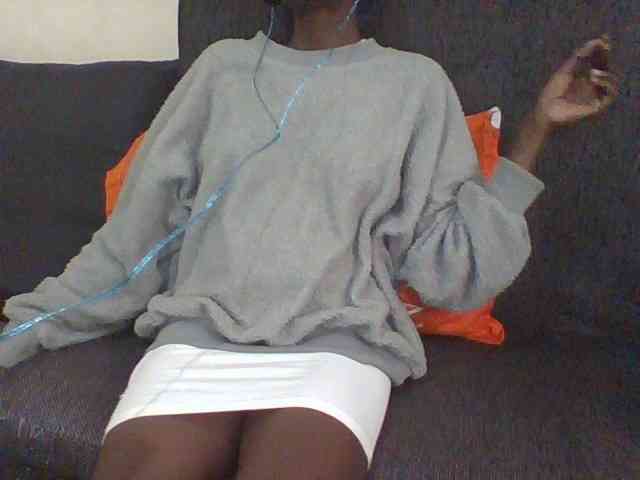 Sky_Sophia webcam