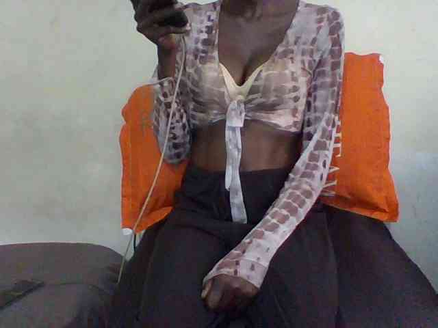 Sky_Sophia webcam
