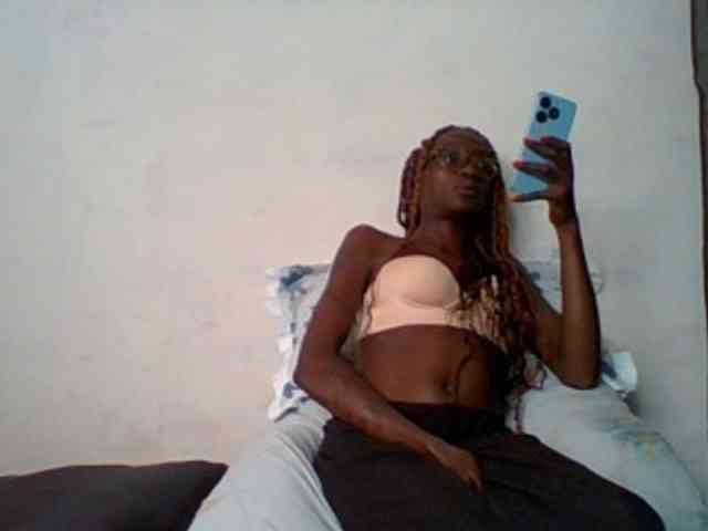 Sky_Sophia webcam