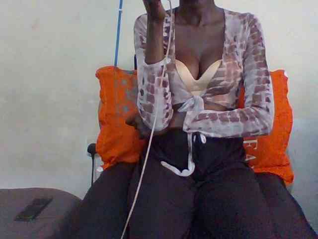 Sky_Sophia webcam