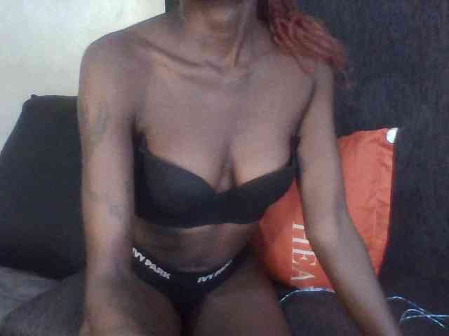 Sky_Sophia webcam