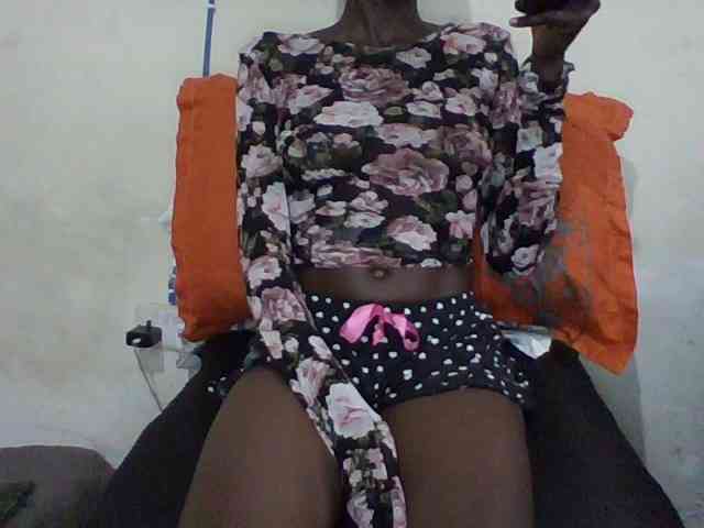 Sky_Sophia webcam