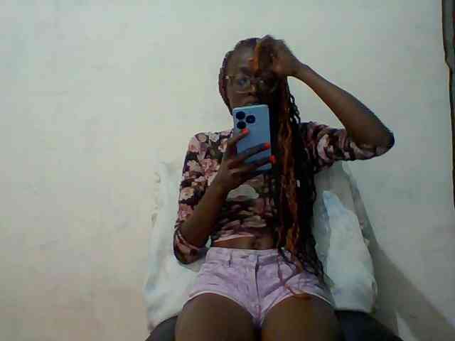 Sky_Sophia webcam