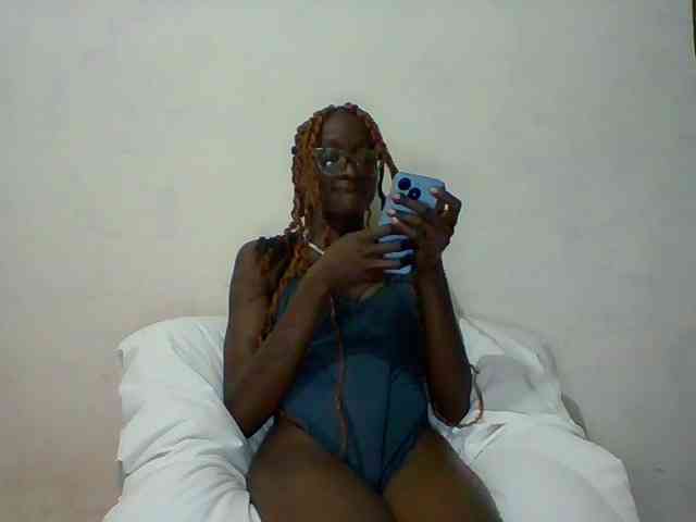 Sky_Sophia webcam