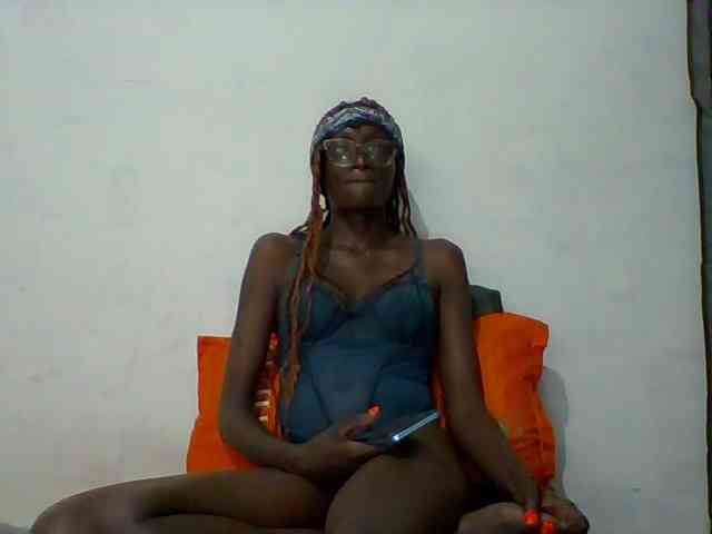 Sky_Sophia webcam