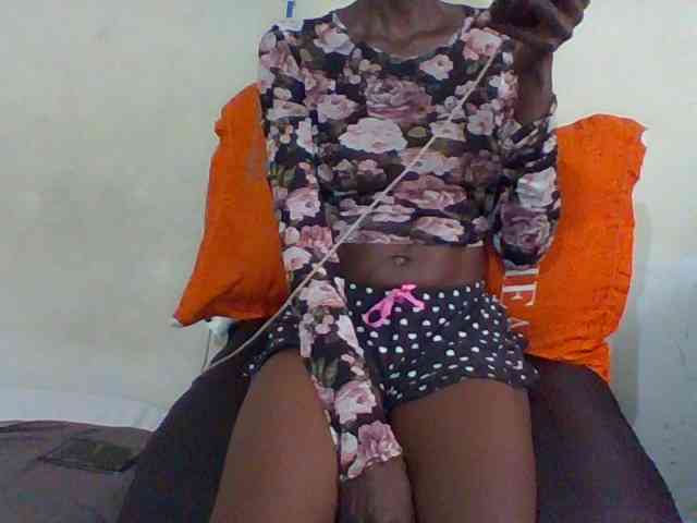 Sky_Sophia webcam