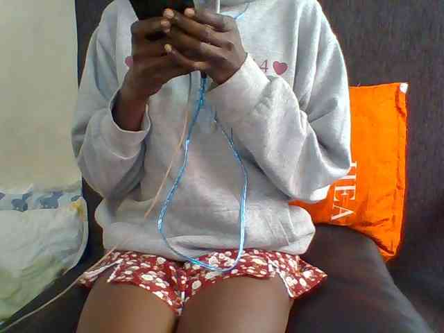Sky_Sophia webcam