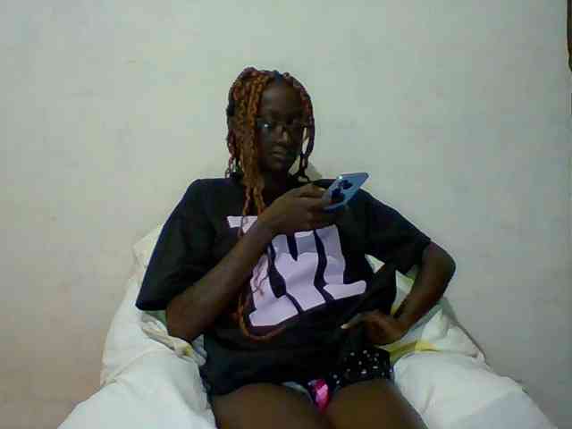 Sky_Sophia webcam