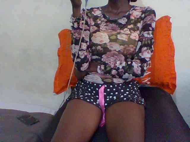 Sky_Sophia webcam