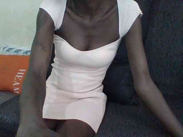 Sky_Sophia webcam