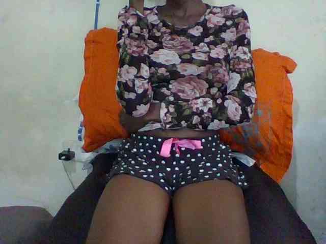 Sky_Sophia webcam