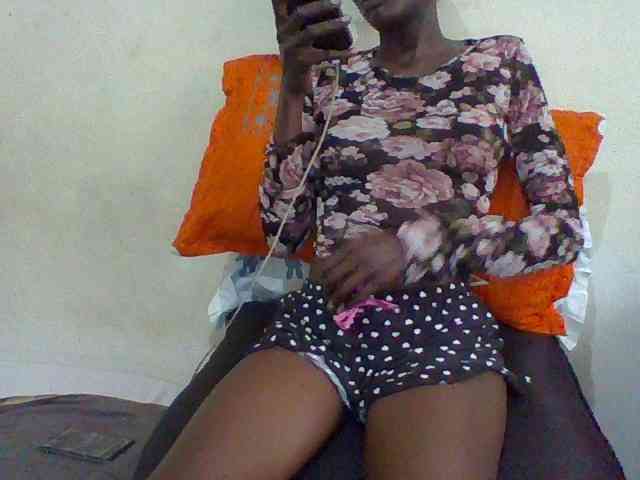 Sky_Sophia webcam