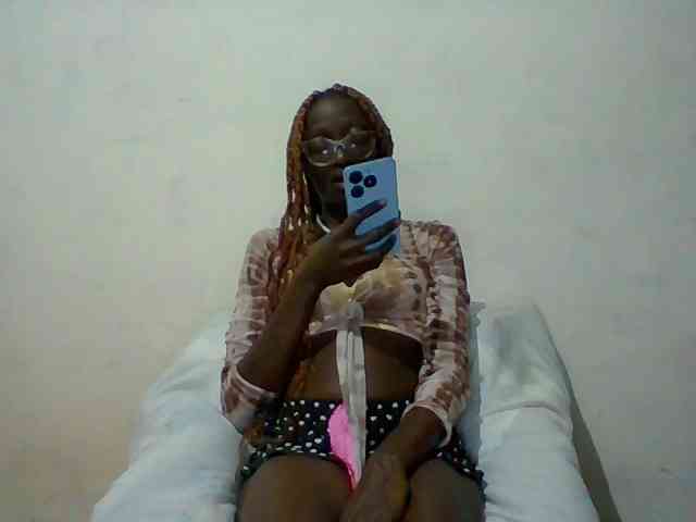 Sky_Sophia webcam