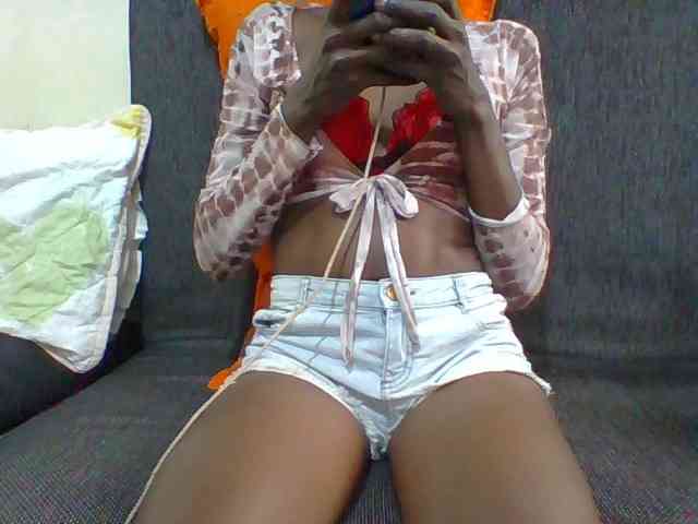 Sky_Sophia webcam