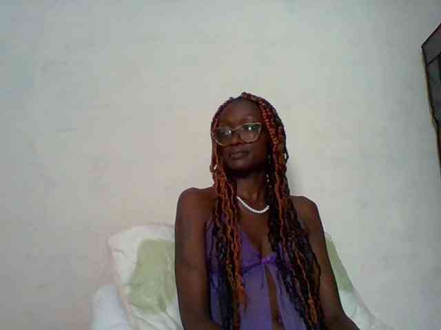 Sky_Sophia webcam