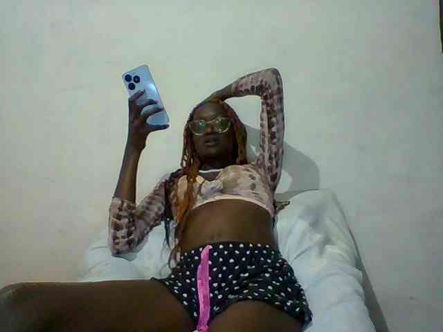 Sky_Sophia webcam