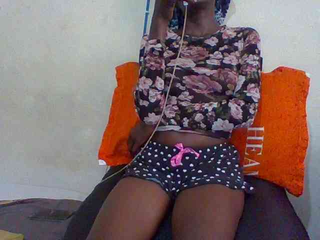 Sky_Sophia webcam