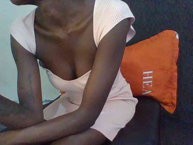Sky_Sophia webcam