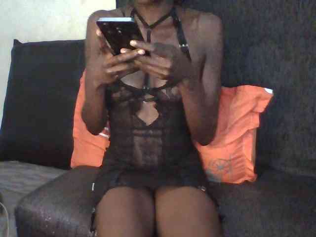 Sky_Sophia webcam