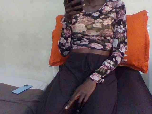 Sky_Sophia webcam