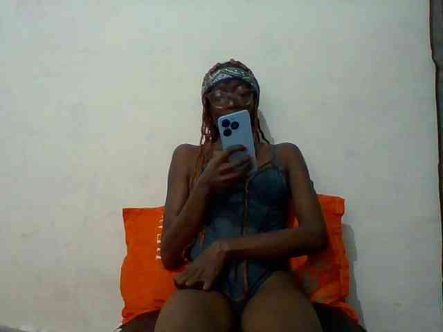 Sky_Sophia webcam