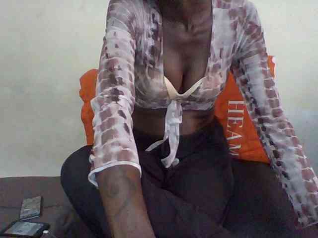 Sky_Sophia webcam