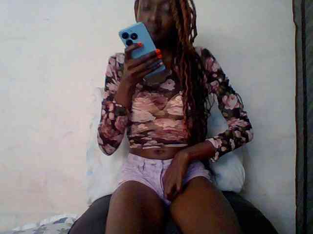 Sky_Sophia webcam