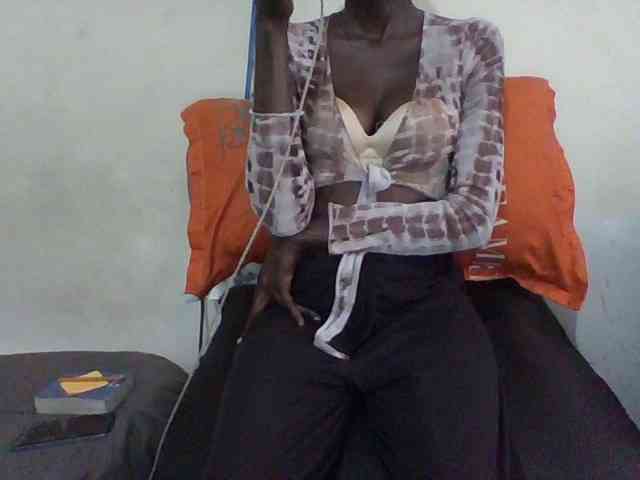 Sky_Sophia webcam