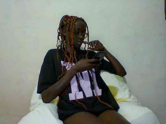 Sky_Sophia webcam