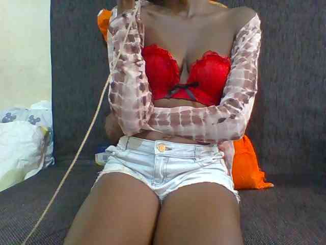 Sky_Sophia webcam