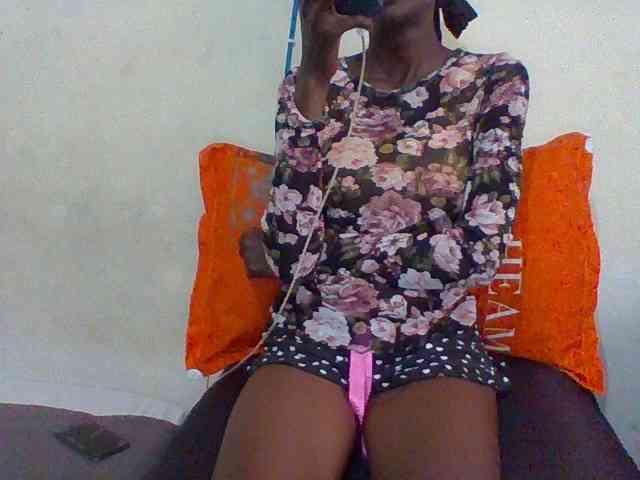 Sky_Sophia webcam
