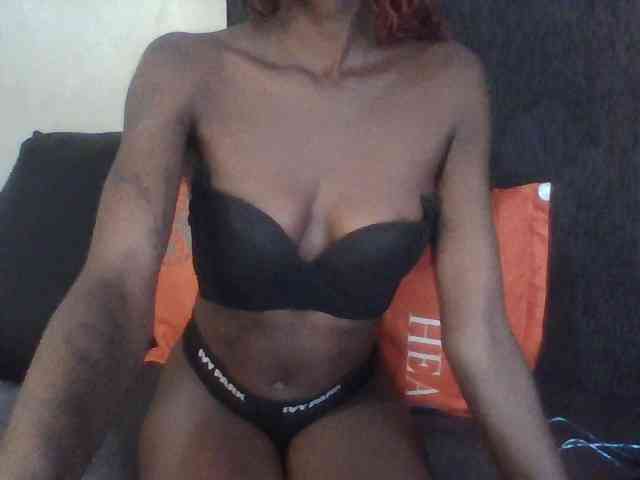 Sky_Sophia webcam