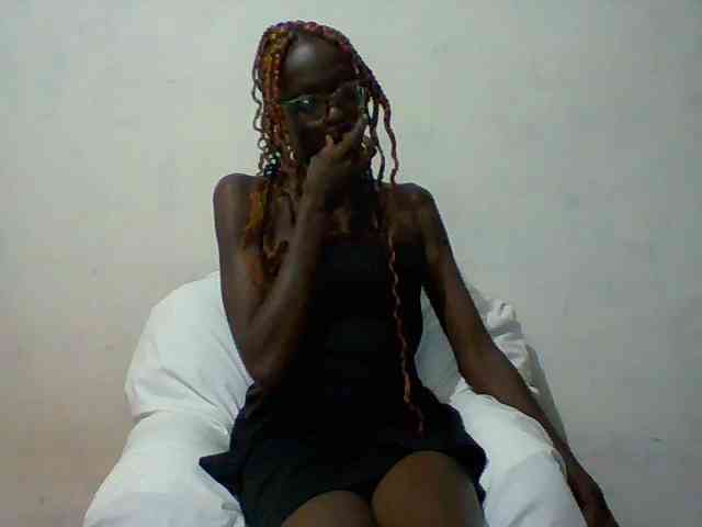 Sky_Sophia webcam