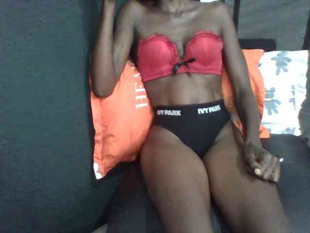 Sky_Sophia webcam
